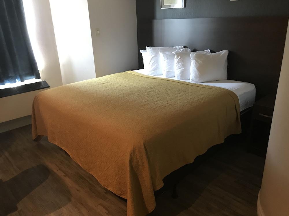 Travelodge by Wyndham Brockville Eksteriør billede